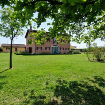 Villa in vendita a Carpi (Modena)
