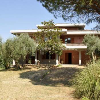 Villa in vendita a Castiglione del Lago (Perugia)