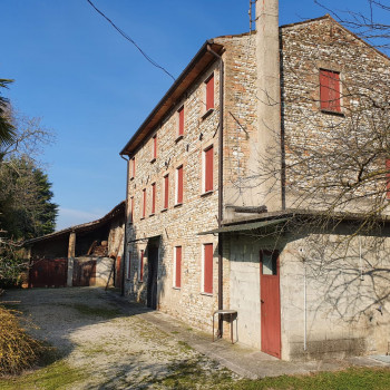 PRIVATO vende rustico da ristrutturare