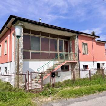 Villa in vendita a Polesine Zibello (Parma)