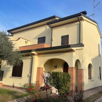 Casa singola in vendita a Viadana (Mantova)