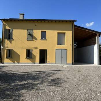 Villa in vendita a Mirandola (Modena)