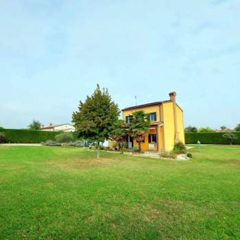 Villa in vendita a Tribano (Padova)