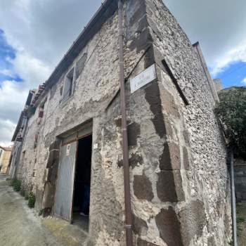 Garage in vendita a Chiaramonti (Sassari)