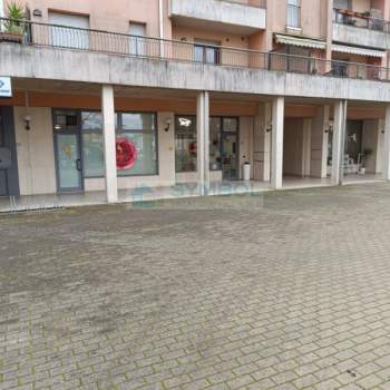 Negozio in affitto a Scorz&egrave; (Venezia)