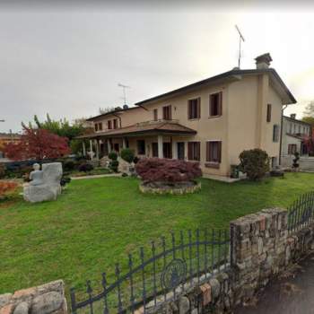 Bifamiliare in vendita a Pieve di Soligo (Treviso)