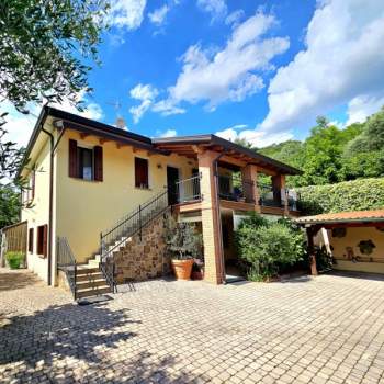 Casa singola in vendita a Arqu&agrave; Petrarca (Padova)