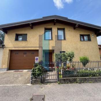 Bifamiliare in vendita a Curno (Bergamo)