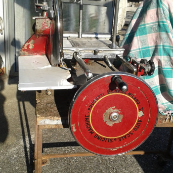 Affettatrice rossa berkel