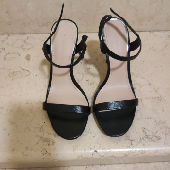 Vendo Scarpa con tacco ZARA WOMAN, misura n° 37 da donna