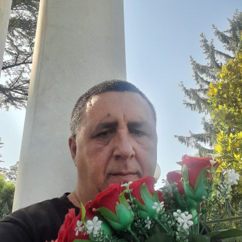 cerco   un   donna  seria per  un rapporto a lungo termine ho matrimonio 