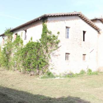 Rustico in vendita a Foligno (Perugia)
