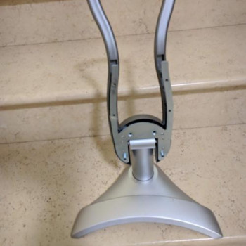 Vendo PIEDISTALLO PORTA TV universale 