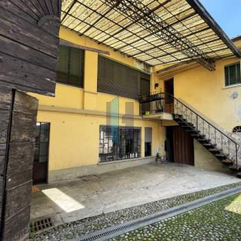 Rustico in vendita a Cellatica (Brescia)