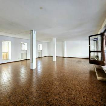 Negozio in affitto a Este (Padova)