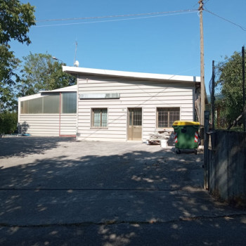 Vendo capannone, magazzino....