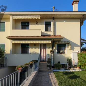 Trifamiliare in vendita a Cartura (Padova)