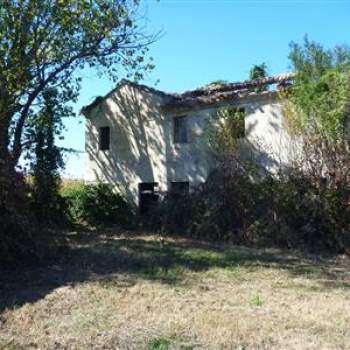 Rustico in vendita a San Costanzo (Pesaro e Urbino)