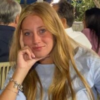 Alessia carina e tranquilla. 