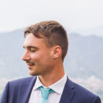 Andrea, laureato e gratificato. 