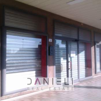 Negozio in vendita a Montecchio Maggiore (Vicenza)