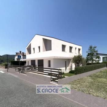 Bifamiliare in vendita a Montegrotto Terme (Padova)