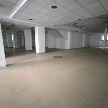 Magazzino in vendita a Terni (Terni)