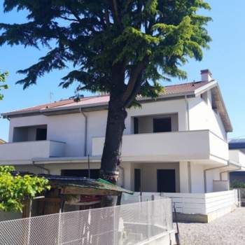 Bifamiliare in vendita a Piazzola sul Brenta (Padova)