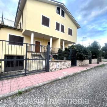 Villa in vendita a Monterosi (Viterbo)