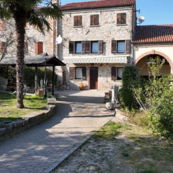 Rustico in vendita a Arqu&agrave; Petrarca (Padova)
