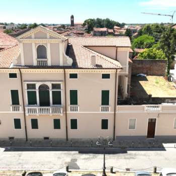 Palazzo in vendita a Este (Padova)