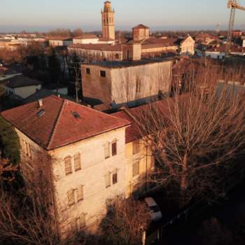 Palazzo in vendita a Correggio (Reggio nell'Emilia)