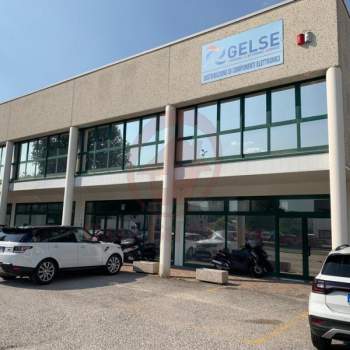 Capannone in vendita a Ponte San Nicol&ograve; (Padova)