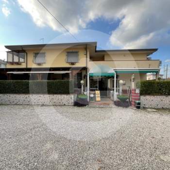 Palazzo in vendita a Camposampiero (Padova)