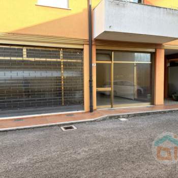 Negozio in vendita a Romans d'Isonzo (Gorizia)