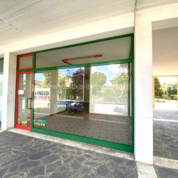 Negozio in vendita a Este (Padova)