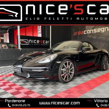 PORSCHE 718 Spyder