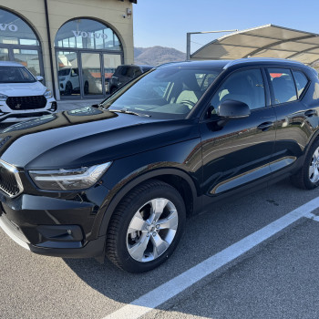 Volvo XC40 T2 Automatico Momentum Pro