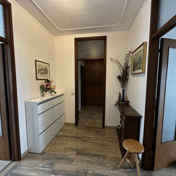 SPINEA Villaggio dei Fiori proponiamo ampio appartamento posto al 5P 