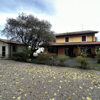 MIRANO AMPIA VILLA CON PARCO DI CIRCA 10.000MQ