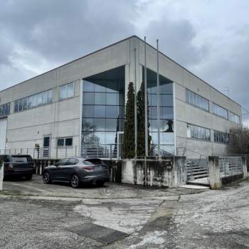 Capannone in vendita a Pieve del Grappa (Treviso)