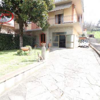 Trifamiliare in vendita a Montevarchi (Arezzo)