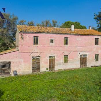 Rustico in vendita a Fano (Pesaro e Urbino)