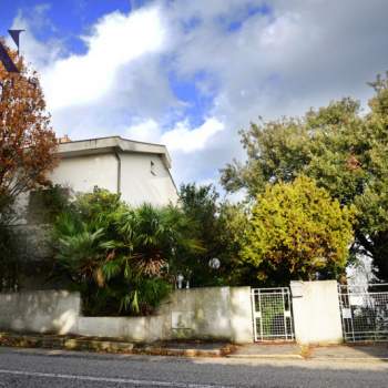 Villa in vendita a San Costanzo (Pesaro e Urbino)