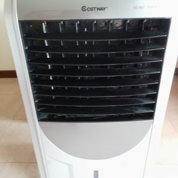 CONDIZIONATORE PORTATILE E FERRO DA STIRO