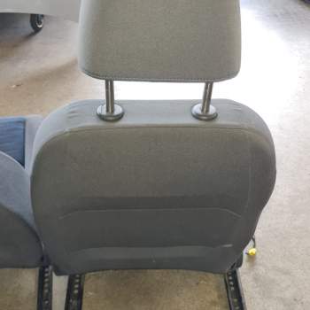 Sedile anteriore dx VOLKSWAGEN GOLF 5  del 2007