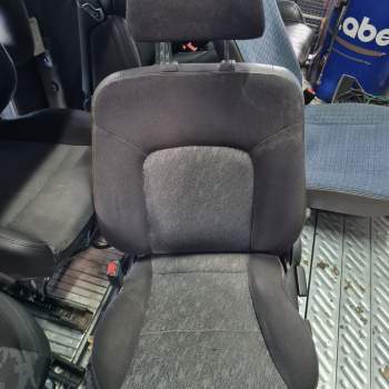 Sedile anteriore sx MITSUBISHI L200  del 1998