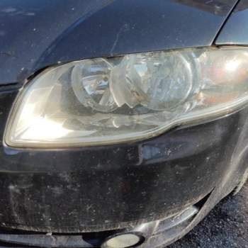 Proiettore sinistro AUDI A4  del 2006