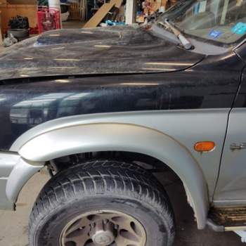 Parafango sinistro MITSUBISHI L200  del 2000