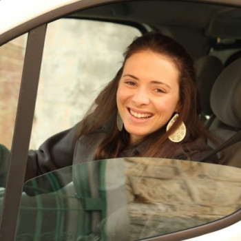 Manuela, donna semplice e gentile 